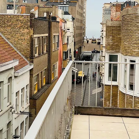 Апартаменты Christina's Luxe Penthouse Остенде